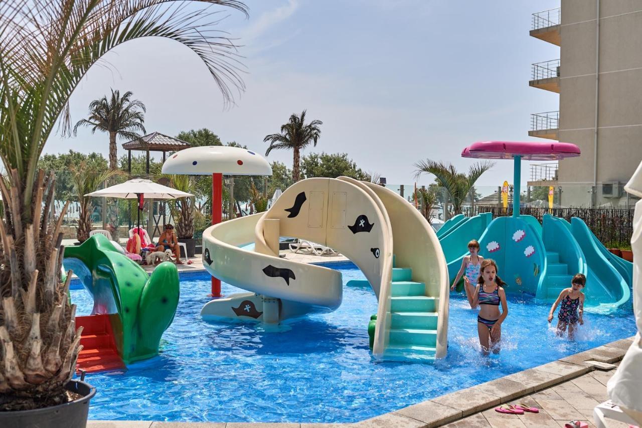 Nasty 24 Aparthotel Pool & Spa Mamaia Nord Năvodari Exterior foto